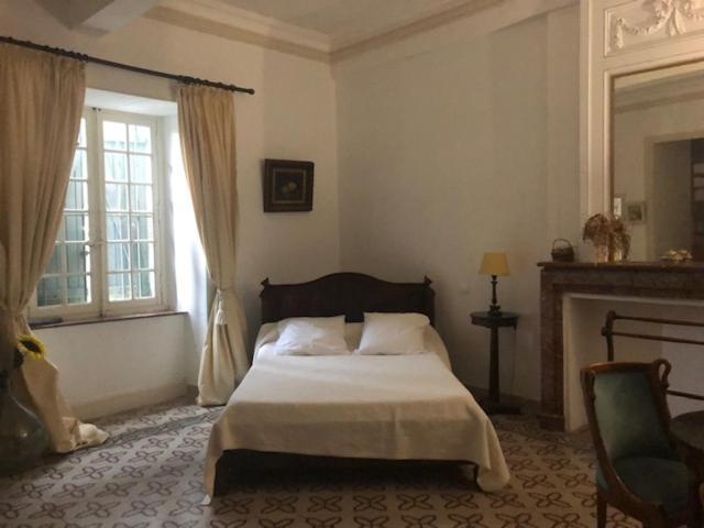 Chateau De Paulignan Trausse 外观 照片